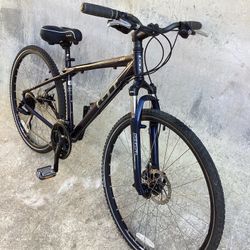 GT Transeo 3.0 City Cross hybrid sports bike W /  Mechanical Disc Brakes ( Size Small )