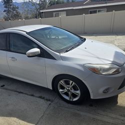 2014 Ford Focus. Rebuilt Title. Drive Good. 
