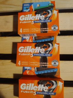 Gillette Fusion 5 Proglide Razor Cartridges 4 Packs
