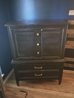 Dark walnut five drawer dresser