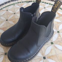 Dr. Martens Girls Youth Size 1