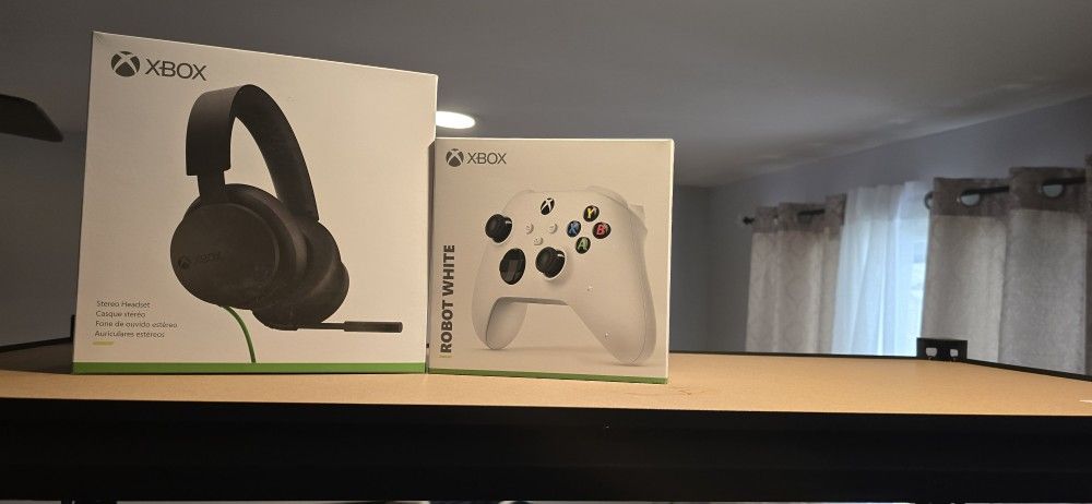 New Xbox Wireless Controller + Stereo Headset Bundle (Sealed)