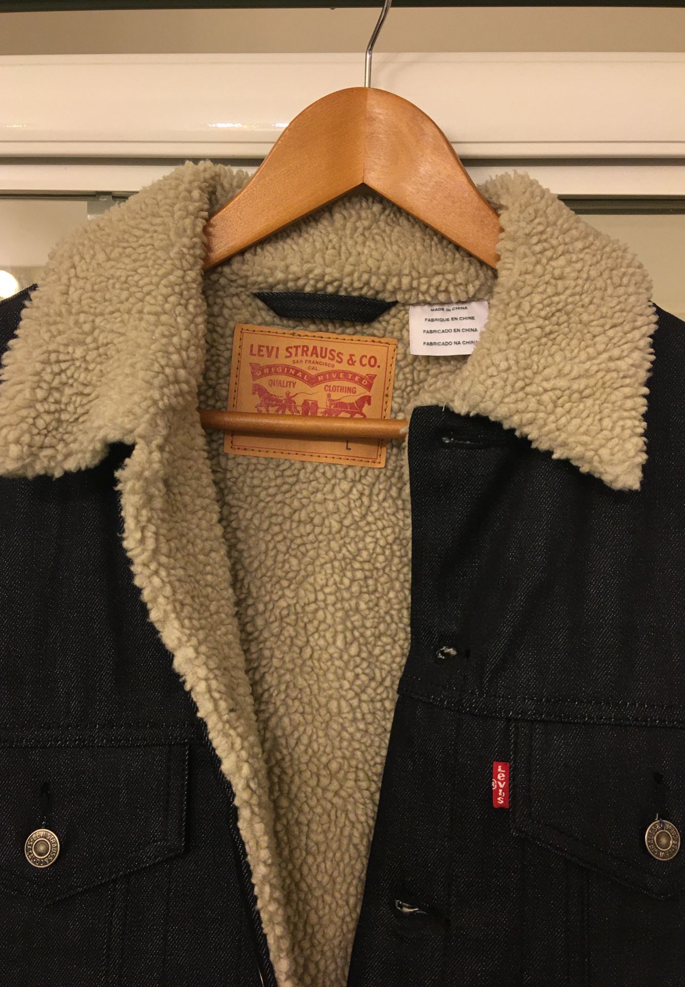 Men’s New Without tags Levis Denim size Large Trucker Jacket wool lining