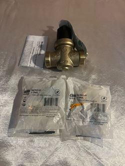 Zurn Wilkins NR3XL 1" Pressure Reducing Valve with Tailpiece Kits