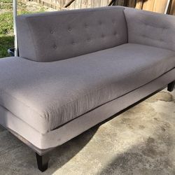 MUEBLE  "FREE - GRATIS". ESTÁ EN MIAMI.