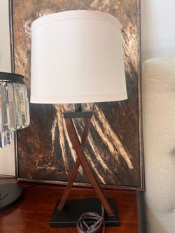 Modern Table Lamp – Excellent Condition