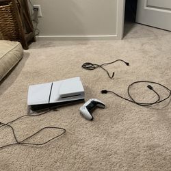 PS5 disc edition w/ one controller. 
