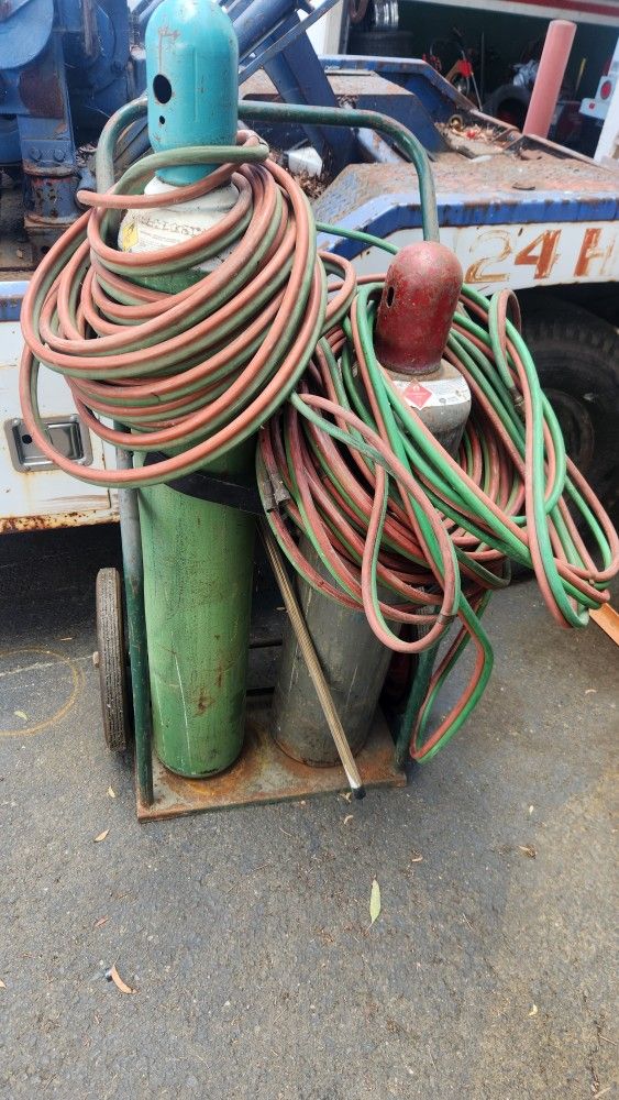 complete set of torches with extra hoses Victor set