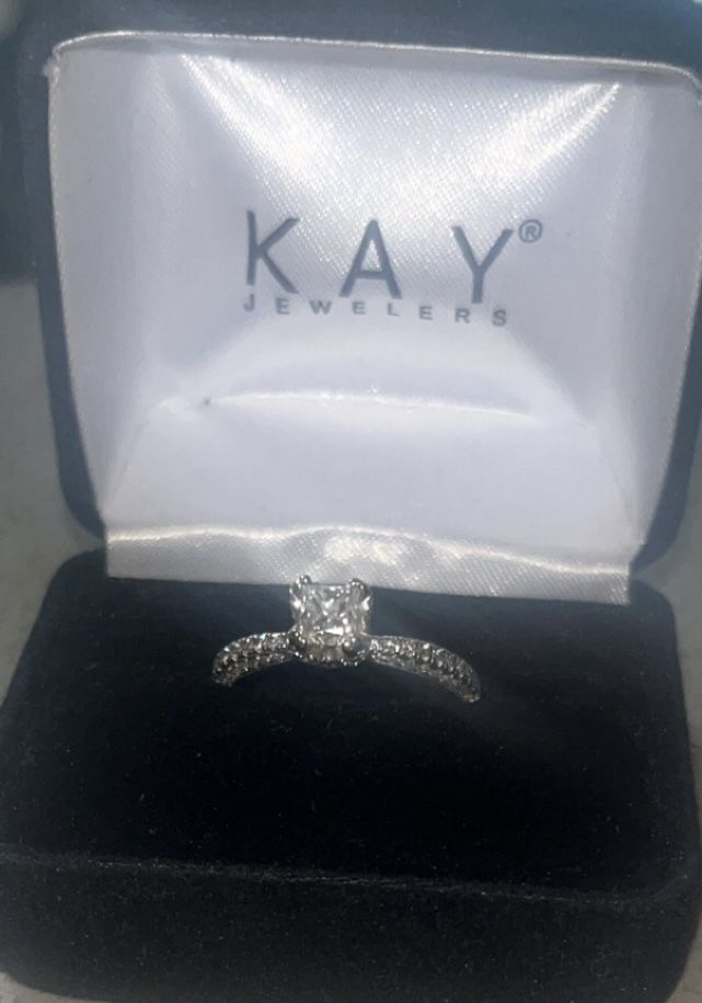 Engagement Ring Kay Jewelers Princess Cut 1 1/4 Ct for Sale in Trenton