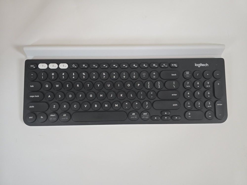 Logitech K780 Multi-Device Wireless Keyboard