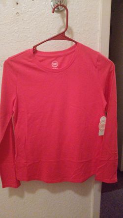 New shirt size 10/12 for girl