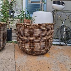 Matching Wicker Baskets 