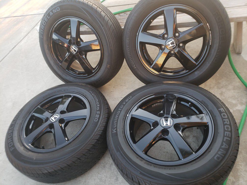 HONDA 16"INCH WHEELS WITH 215/60/16 TIRES