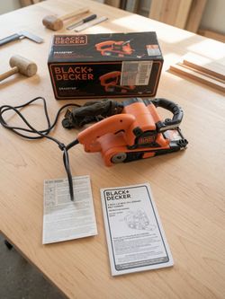 BLACK+DECKER 3 In. X 21 In. Dragster Belt Sander - DS321 1 Works Great! Retails $59.99
