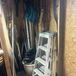 Ladders And Tools 