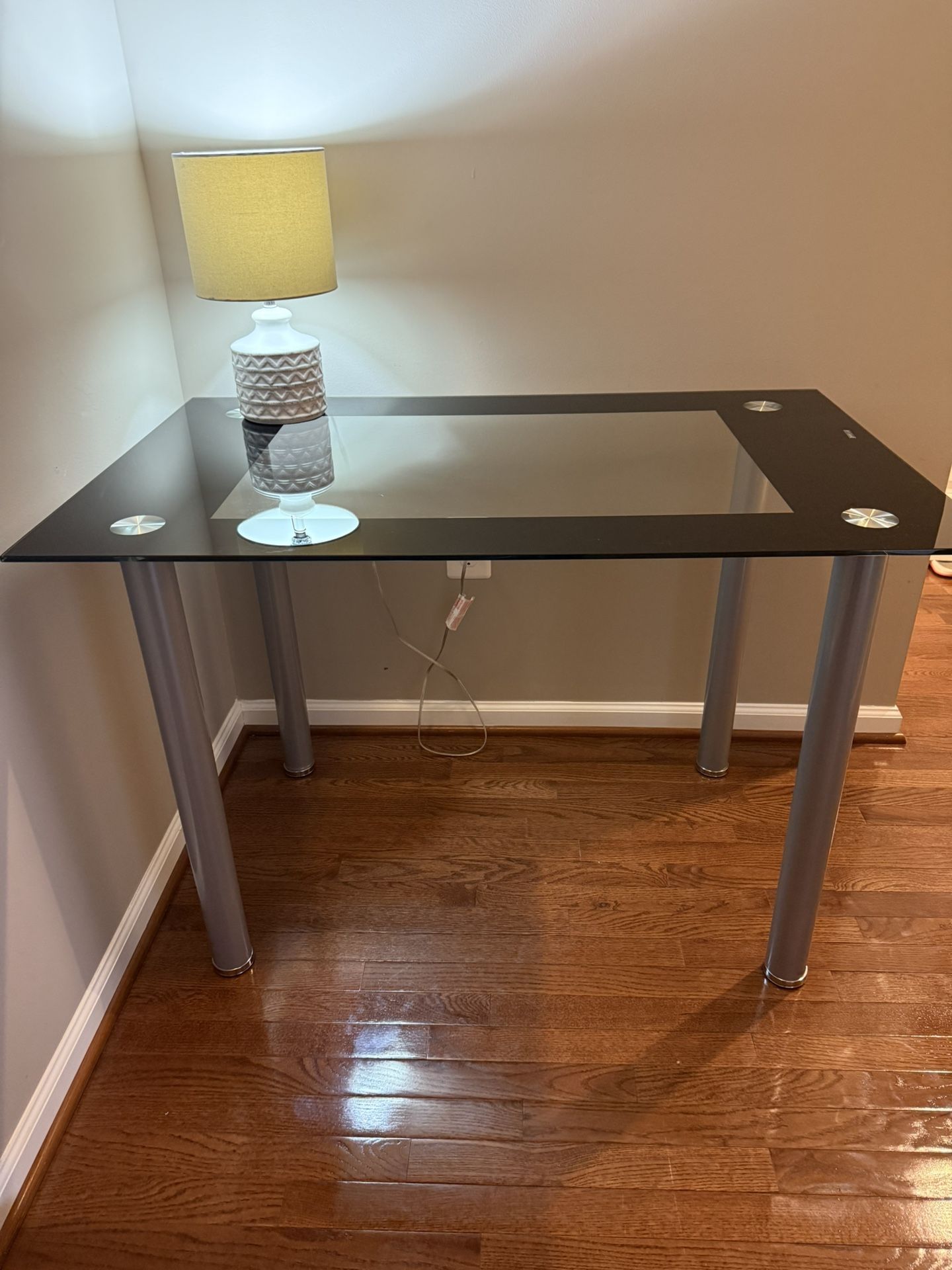 TABLE/DESK-BRAND NEW