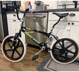 Rare Collectible "Dyno Compe" Vintage Team Model BMX Bike