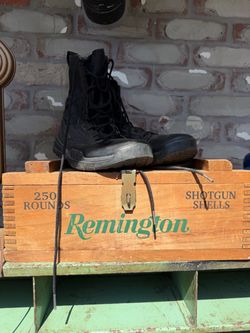 Nike boots 8.5 men