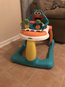 Sesame Street 2-1 walker