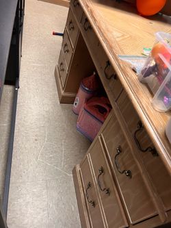 FREE DESK -PORCH PICK UP