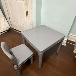 New Plastic Kids Table & Chair 
