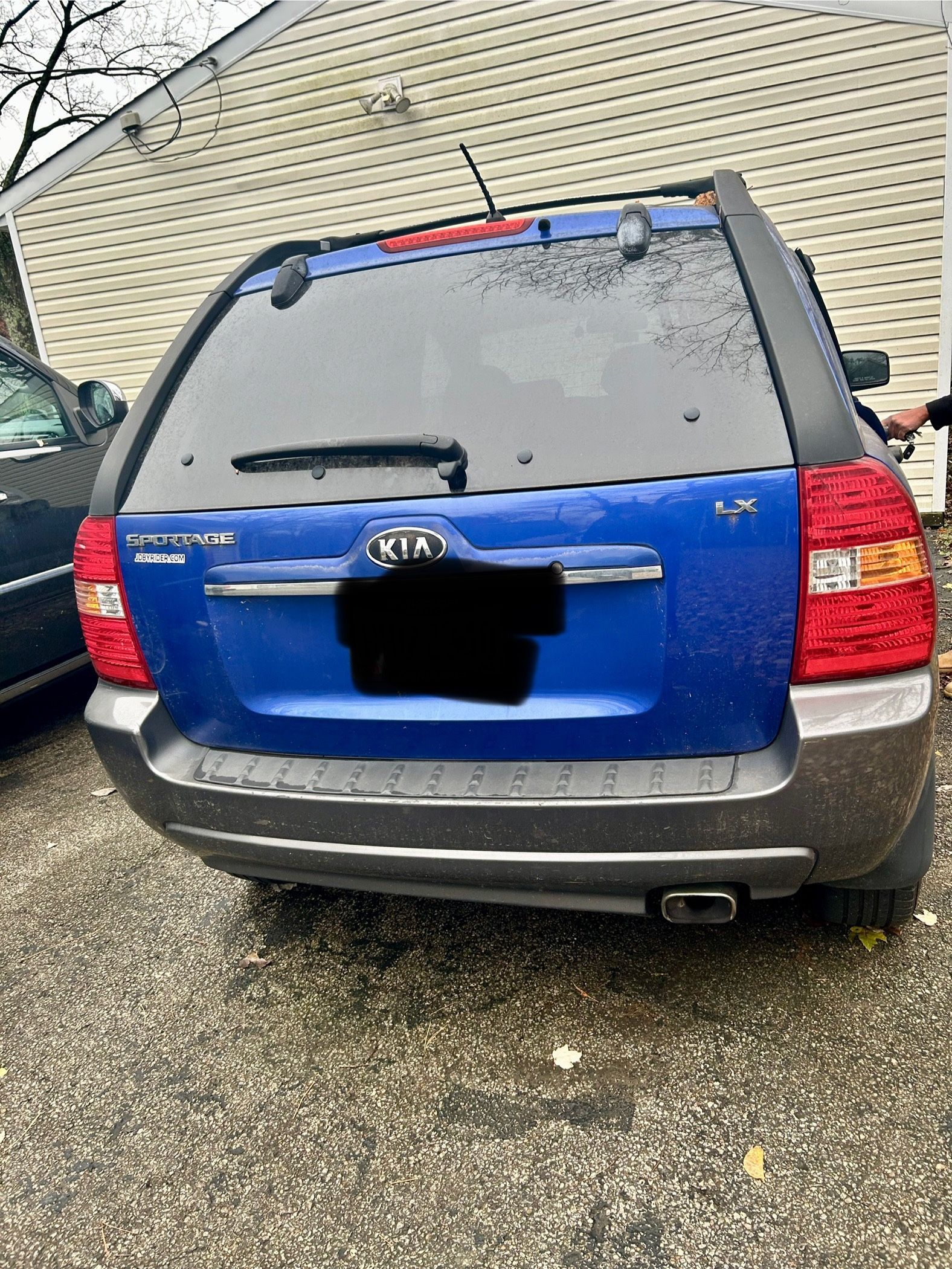 2008 kia sportage LX . 196000 miles