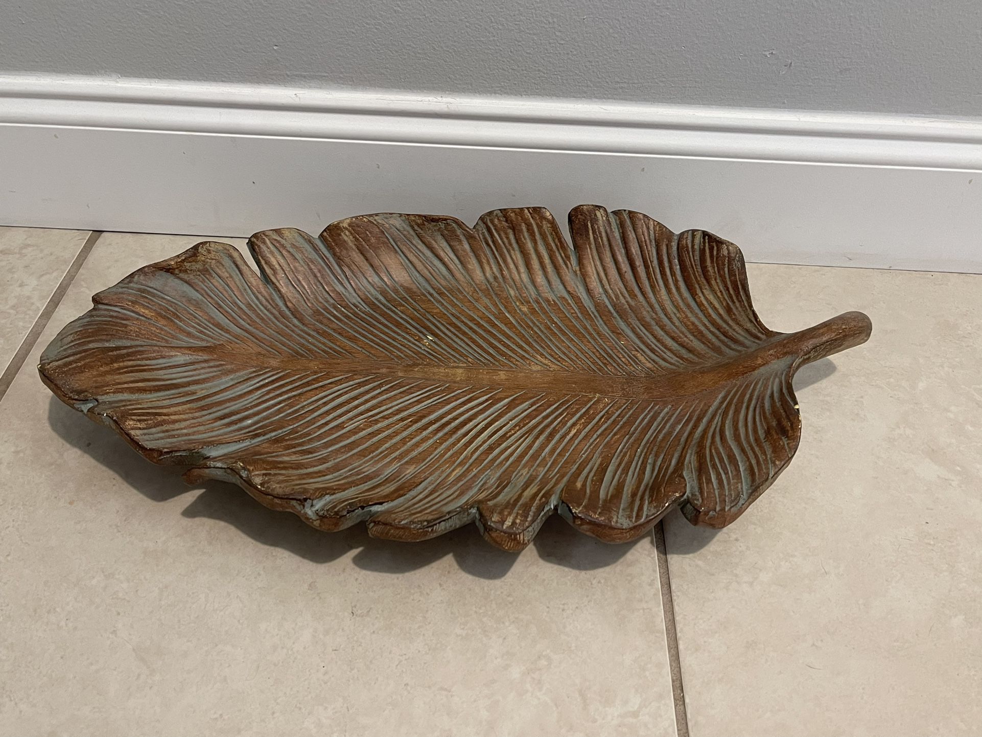 Leaf Table Centerpiece Decor