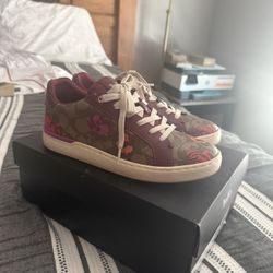 Selling Women’s Coach Floral Low Top 