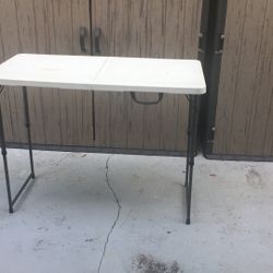 LIFETIME Collapsible Folding Table