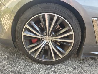 Q60 Red Sport Rims