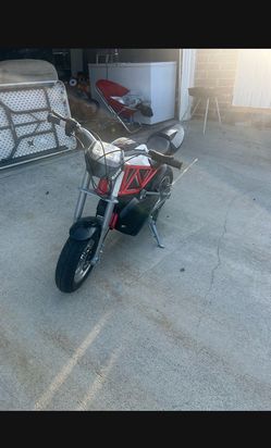 Razor RSF650 Electric Street Bike/ Motorcycle