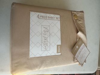 Queen sheet set new