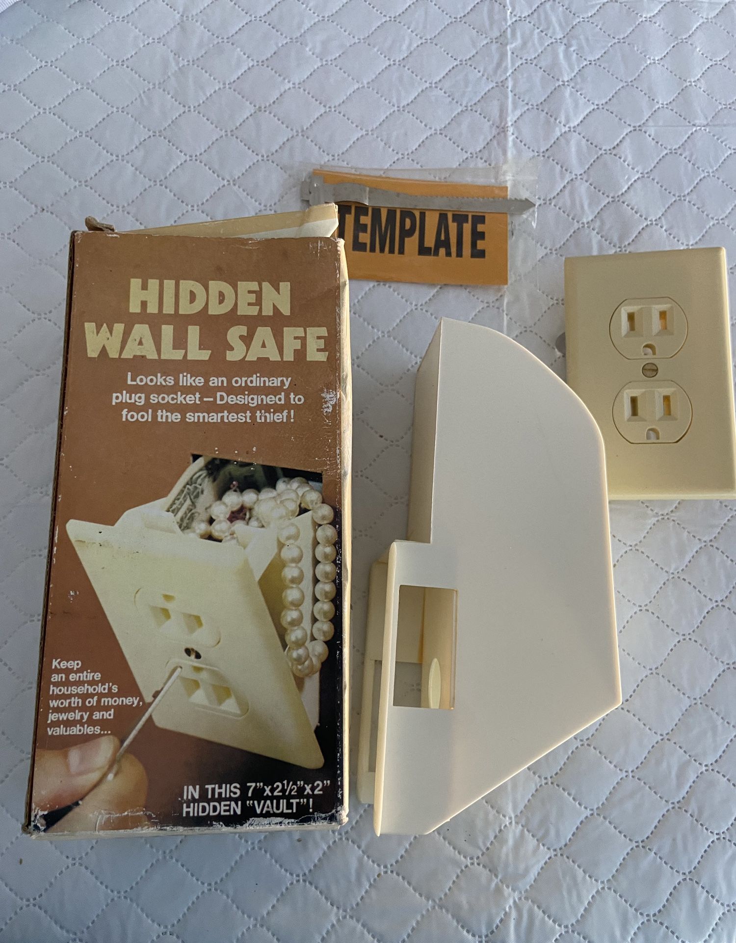 Hidden Wall Safe (7"H x 2 1/2"W x 2"D) Outlet Cover