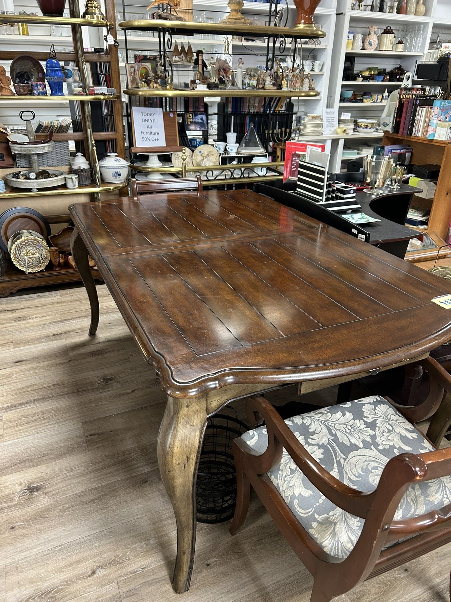Vintage Dining Table With Farm House Plank Style And Curved Legs W/ 6 Chairs Plus Ext $875 OBO!! (ch)