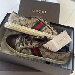 Gucci  Cocoa Sneakers 