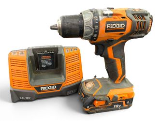 RIDGID 18V 1/2" CORDLESS DRILL DRIVER + BATT & CHARGER R86008 (AZP033015)