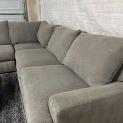 Clean Grey Broyhill L-Shape Sectional – Super Comfortable (Delivery Available) 