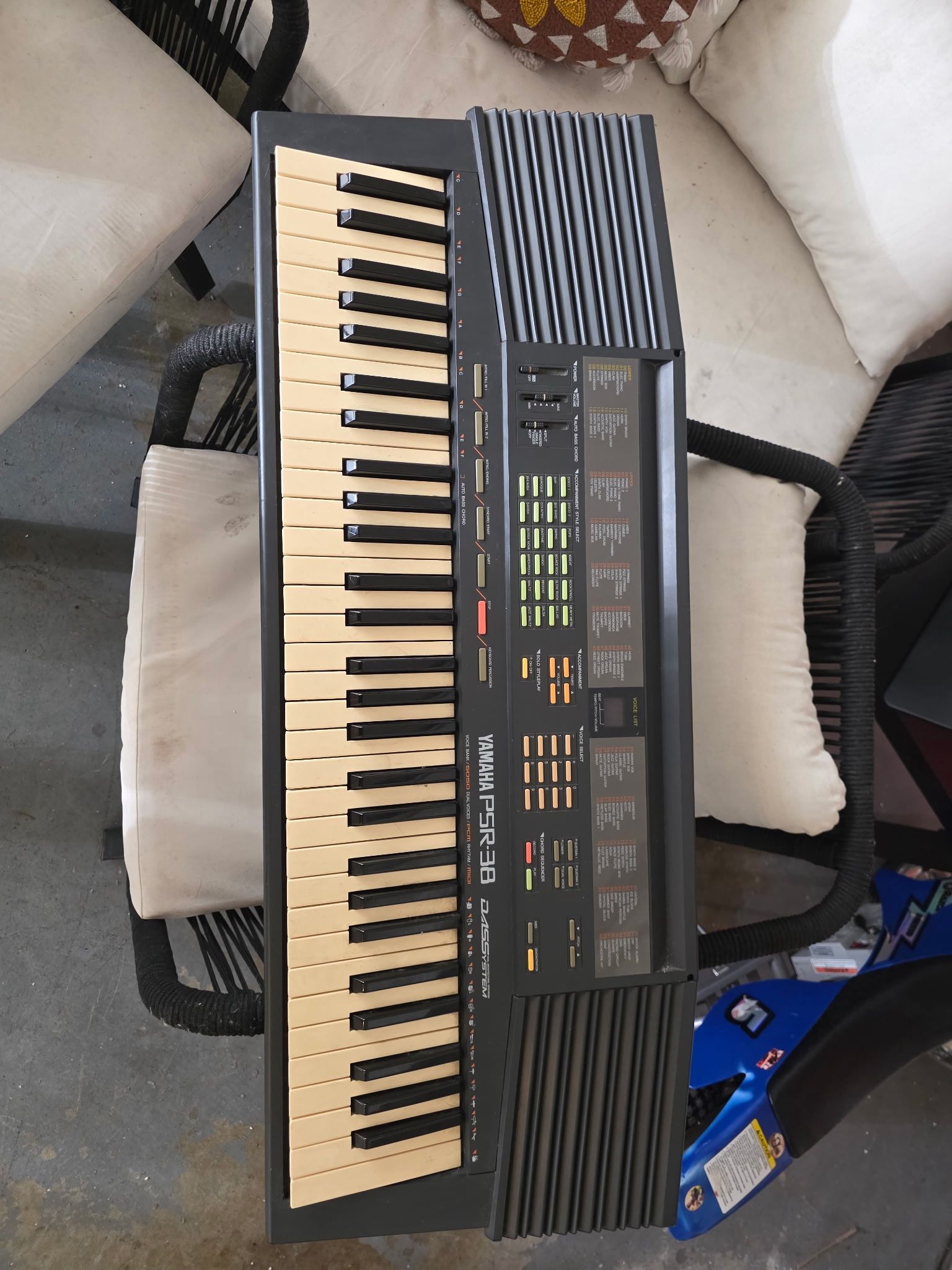 Yamaha PSR-38 Electronic Keyboard 