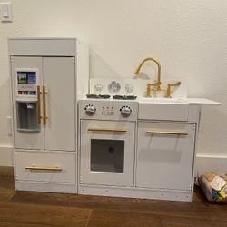 Play Kitchen + Play Food