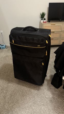 Lucas 32” Oversized Expandable Luggage