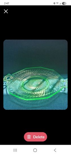 VINTAGE GREEN URANIUM GLASS PLATE