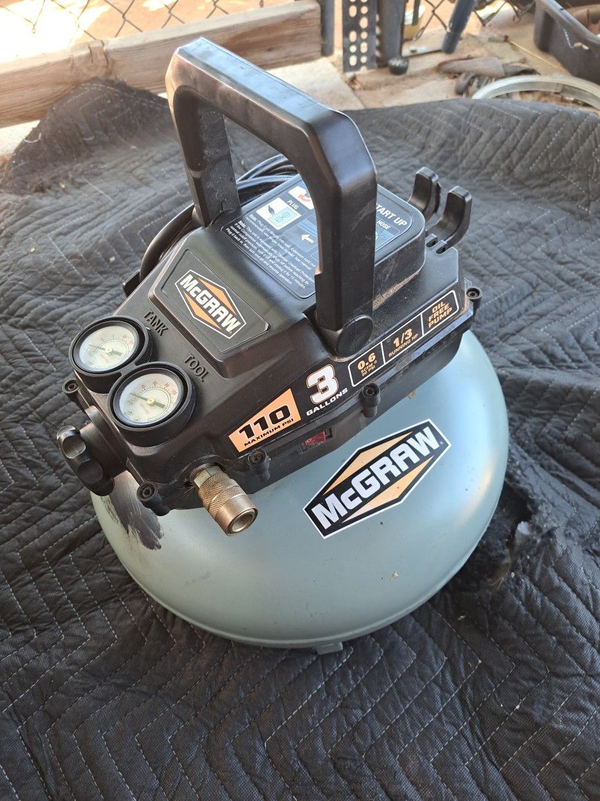 3 GALLONS COMPRESSOR 