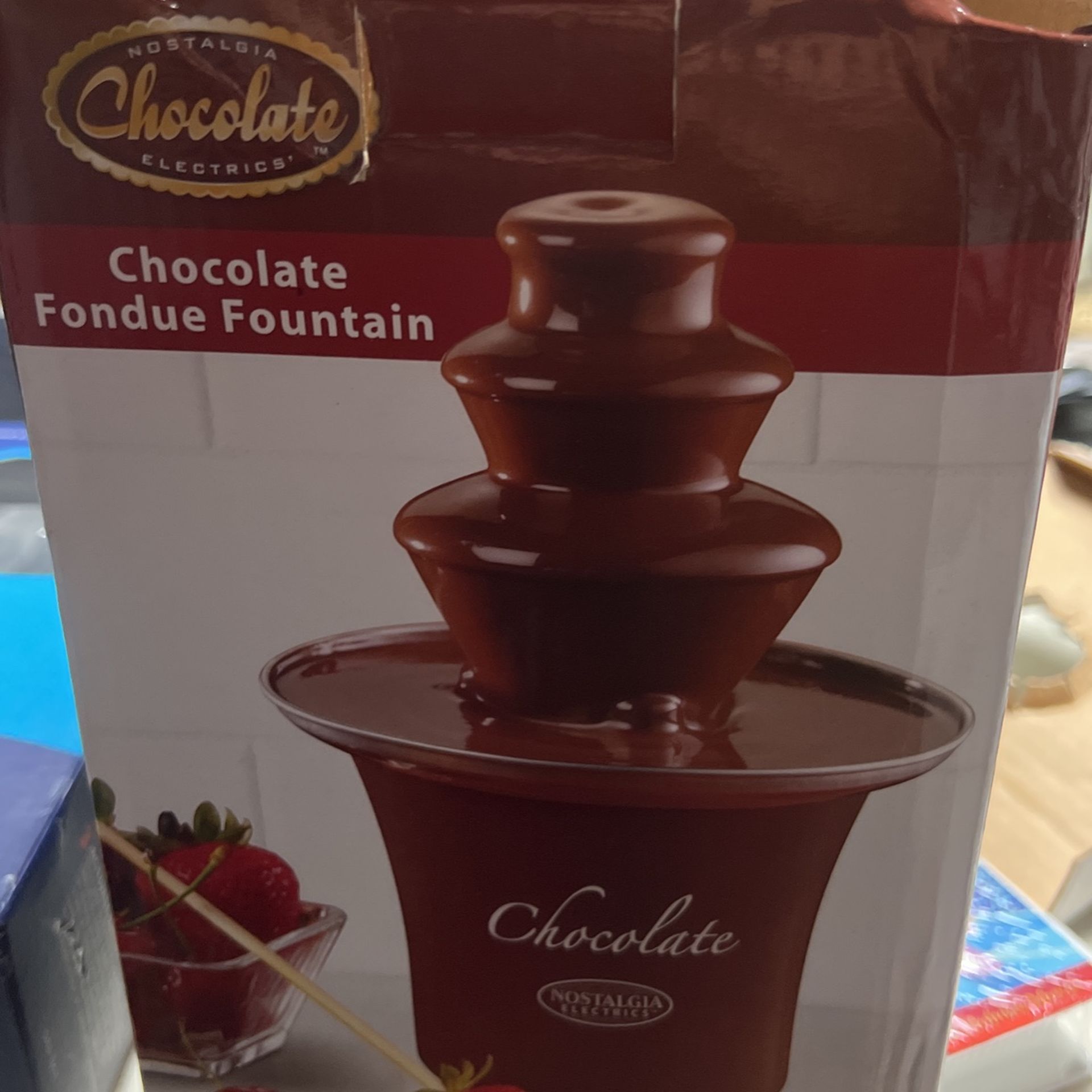 Nostalgia Chocolate Fondue Fountain 