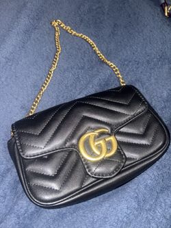 GG black purse