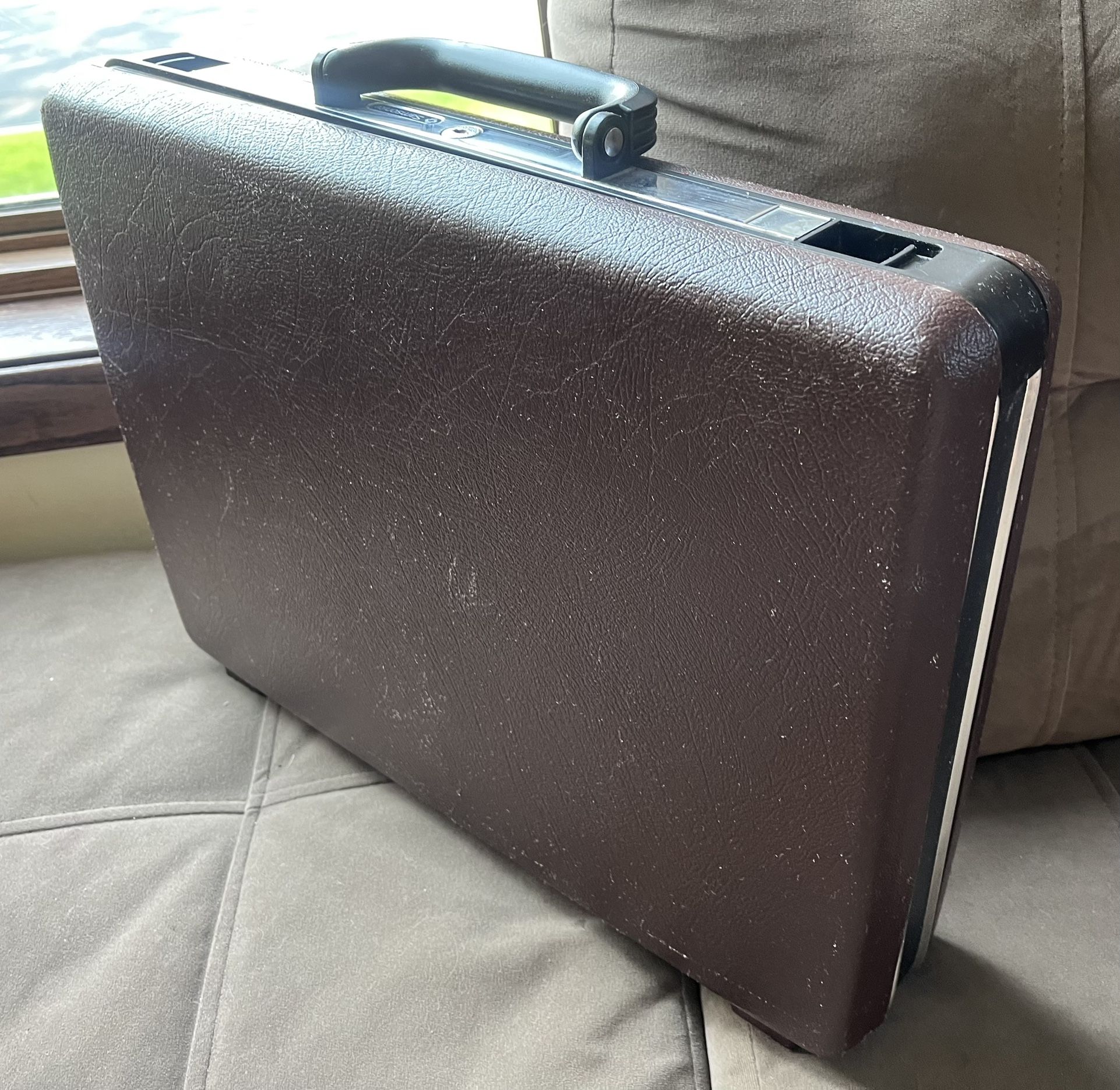 Vintage Samsonite Signat Hard Shell Attache Briefcase