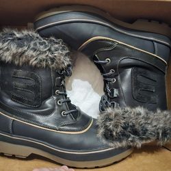 Size 8 Winter Snow Rain Boots