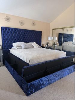King bed frame $1200 new