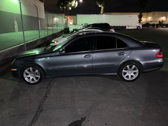 Clean title no problems 2007 Mercedes E350