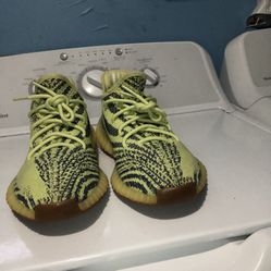 adidas Yeezy Boost 350 V2 Semi Frozen Yellow
