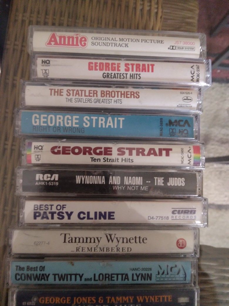 41 Country Cassettes.... 1 Kenny Rogers CD. 1 Kenny Rogers 3 CD Set. Read Description Below.